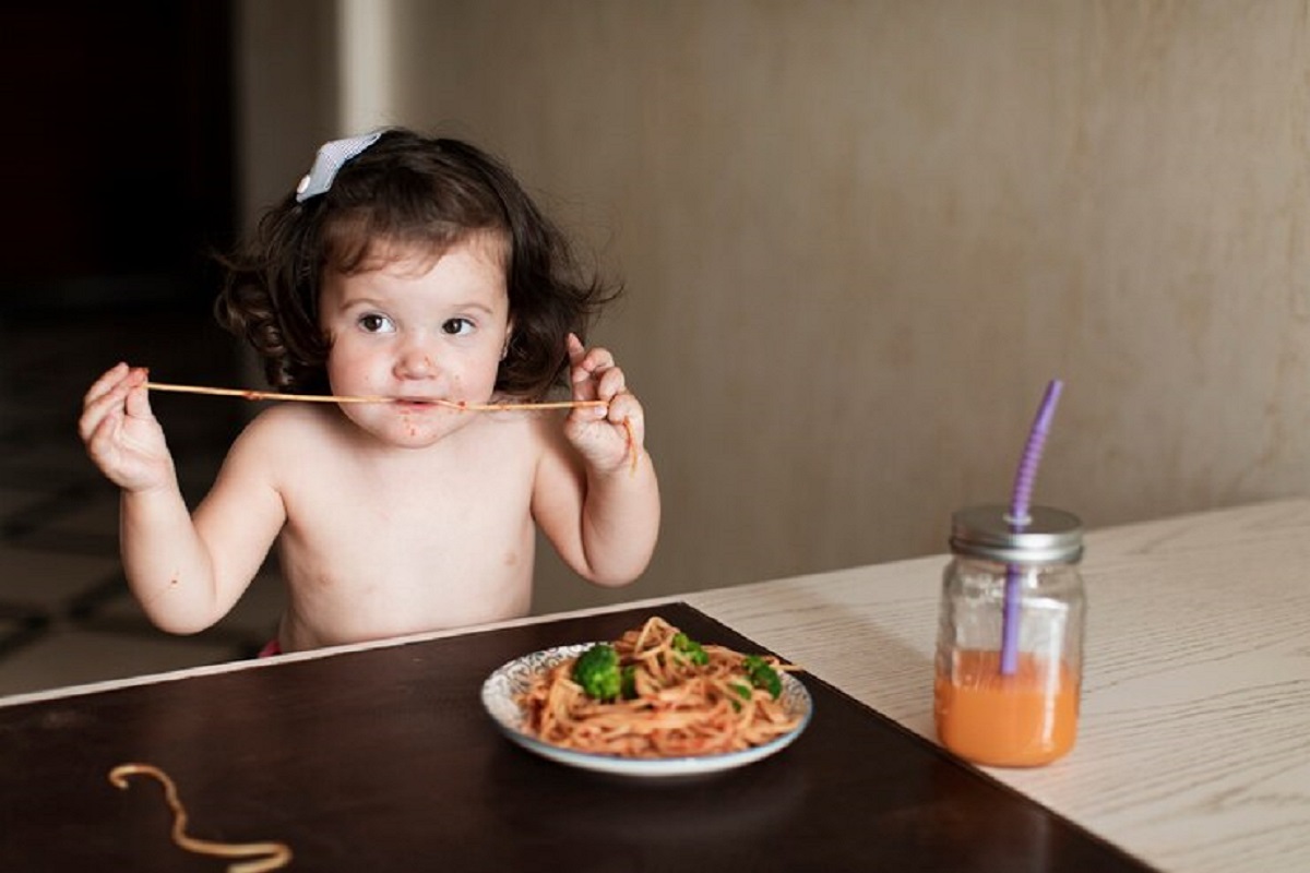 Finger food bébé : encourager votre enfant à manger par lui-même
