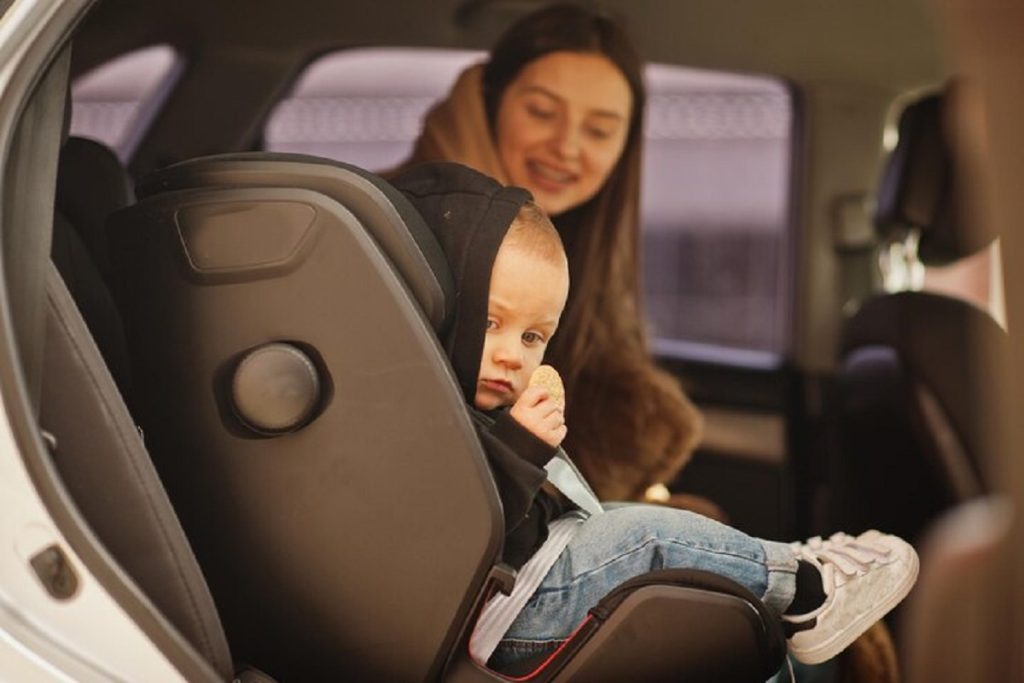 Comment occuper bébé 2 ans en voiture ?